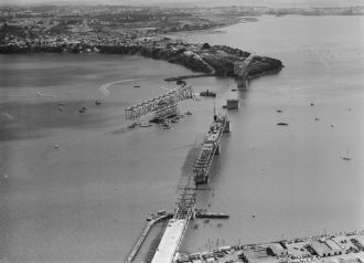 Строительство моста  Харбор Бридж 1957.