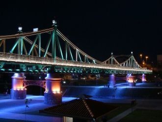 Мосты Манауса ночью.