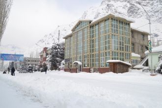 Хорог в снежном плену.