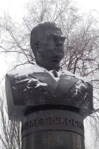 Памятник Георгию Тимофеевичу Береговому 