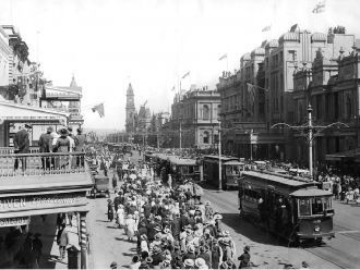 Трамваи на улицах Аделаиды.