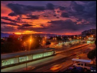 Ночные улицы Букараманга, Колумбия.