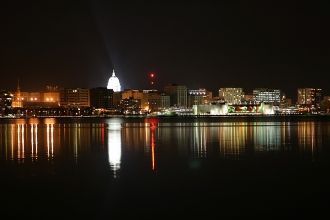 Мадисон ночью.