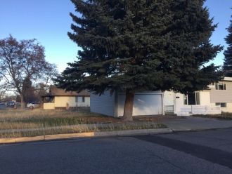 На улице города Блэкфут.