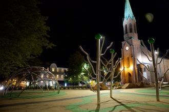 Мосс ночью.