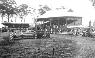 Старое фото Мосса.