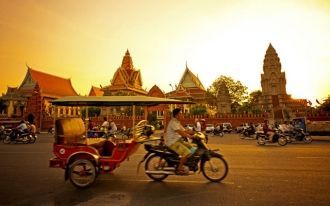 Жители Пномпеня.