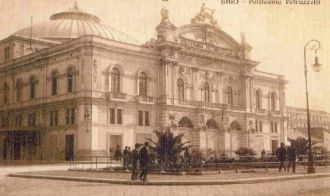 Театр Петруццелли построен в 1903-м году