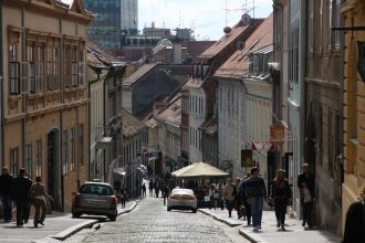 Мощёные старые улочки Загреба.