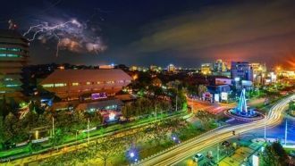 Семаранг ночью.