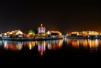 Сучжоу ночью.