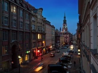 Ночные улицы города Познань.