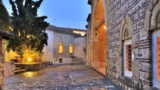 На улице города Комотини.