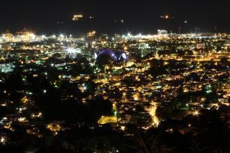 Порт-оф-Спейн ночью.