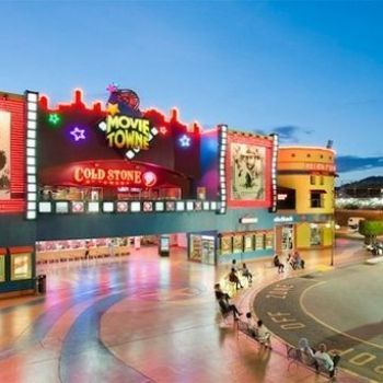 Красный Дом. Развлекательный комплекс Mo