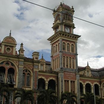 Королевский колледж&nbsp;(Queen's Royal 