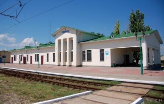 Железнодорожный вокзал Геническа.