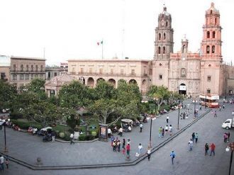 Местные жители города Сан-Луис-Потоси.