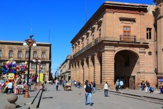 На улице города Сан-Луис-Потоси.