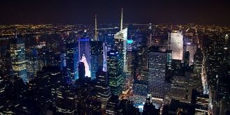 Вид на ночной Нью-Йорк.