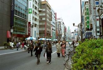 Люди в Кавасаки, Япония.