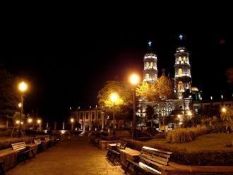 Город Сапопан ночью.