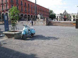 На улице города Сапопан.