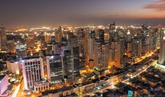 Город Макати ночью.