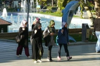 Приличная часть женского населения Коньи