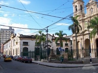 На улице города Сан-Сальвадор-де-Жужуй.