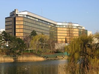 Здание префектуры.