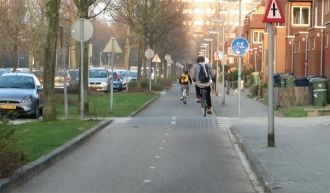 Улица Алмере.