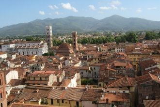 Город Лукка с высоты.