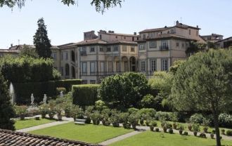 Палаццо Пфаннер было построено во в