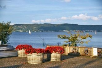 Город Йнчёпинг. Набережная.