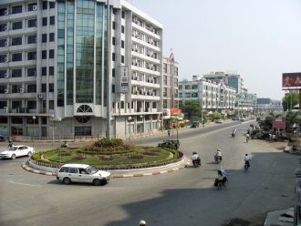 Улица в центре Мандалая.