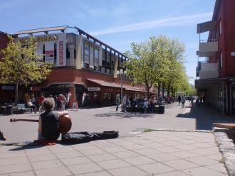 Оживлённые улицы города&nbsp;Сандвикен.