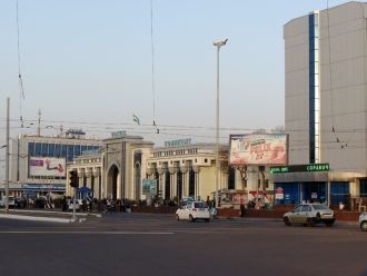 Привокзальная площадь Ташкента.
