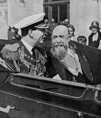 Король Кароль II и академик Николае Йорг