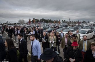 Горожане Челтнема.