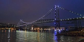 Ночной Флорианополис.