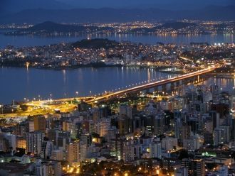 Ночной Флорианополис.