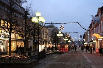 Вечер на улицах Векшё.