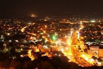 Ночной город. Призрен, Косово, Сербия.
