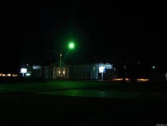 Площадь Новоалтайска ночью.