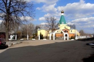 Свято-Успенская церковь в Узловой.