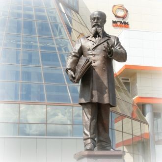 Бронзовый монумент Владимиру Ефимовичу Г