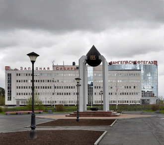 Памятник “Капля нефти”