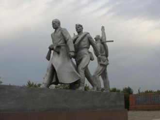 Барабинск. Памятник.