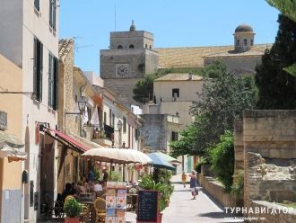Старый город Алькудия.